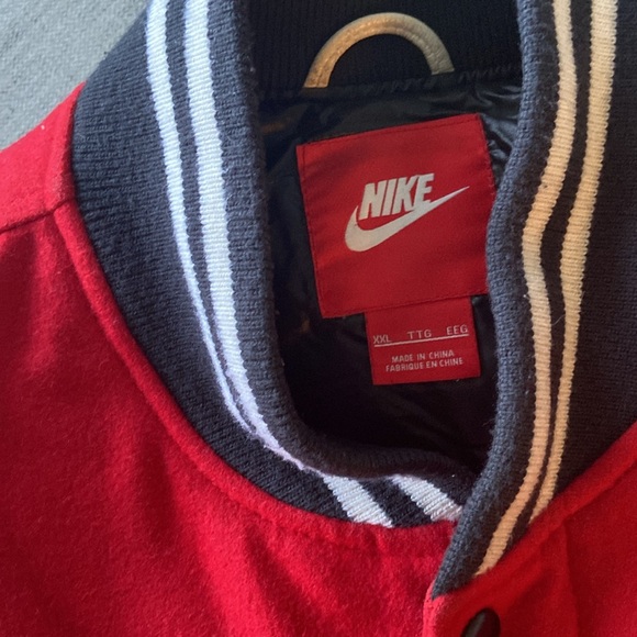Nike Bomber Jacket - Gently Used - Picture 3 of 11